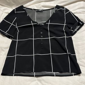 Shein - S/S Black & White Striped V Neck Blouse - Small